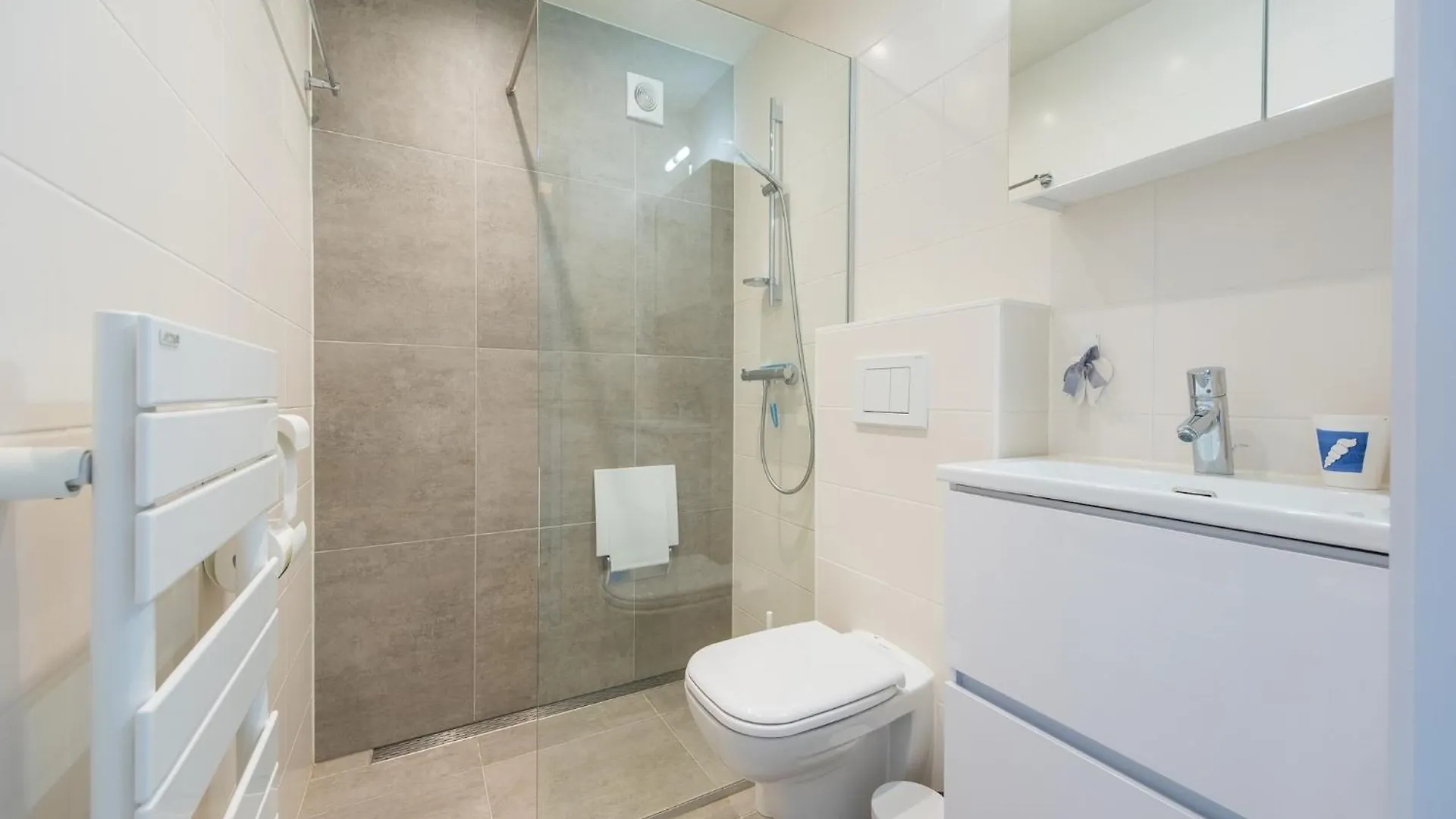 Studio On 4Th Floor For Family Apartment Middelkerke Belgium